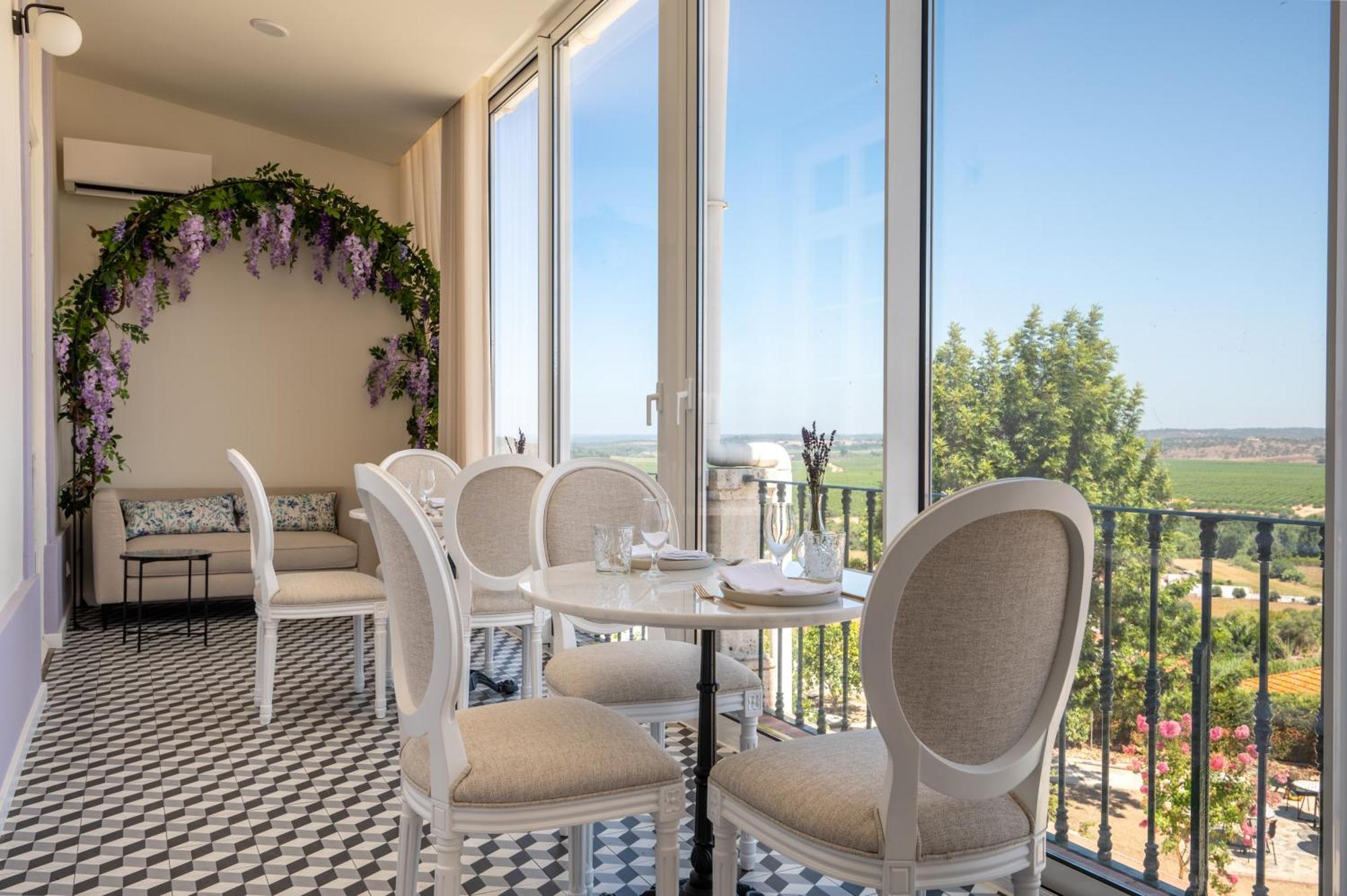 Lilases Boutique House & Garden Мора Екстер'єр фото